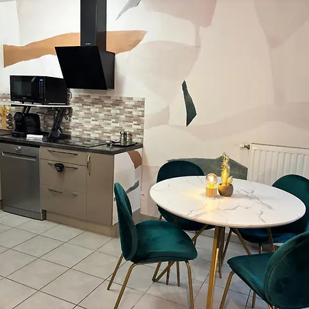 Emerald Chic - Terrace Fiber & Parking - 4 Guests - Ac